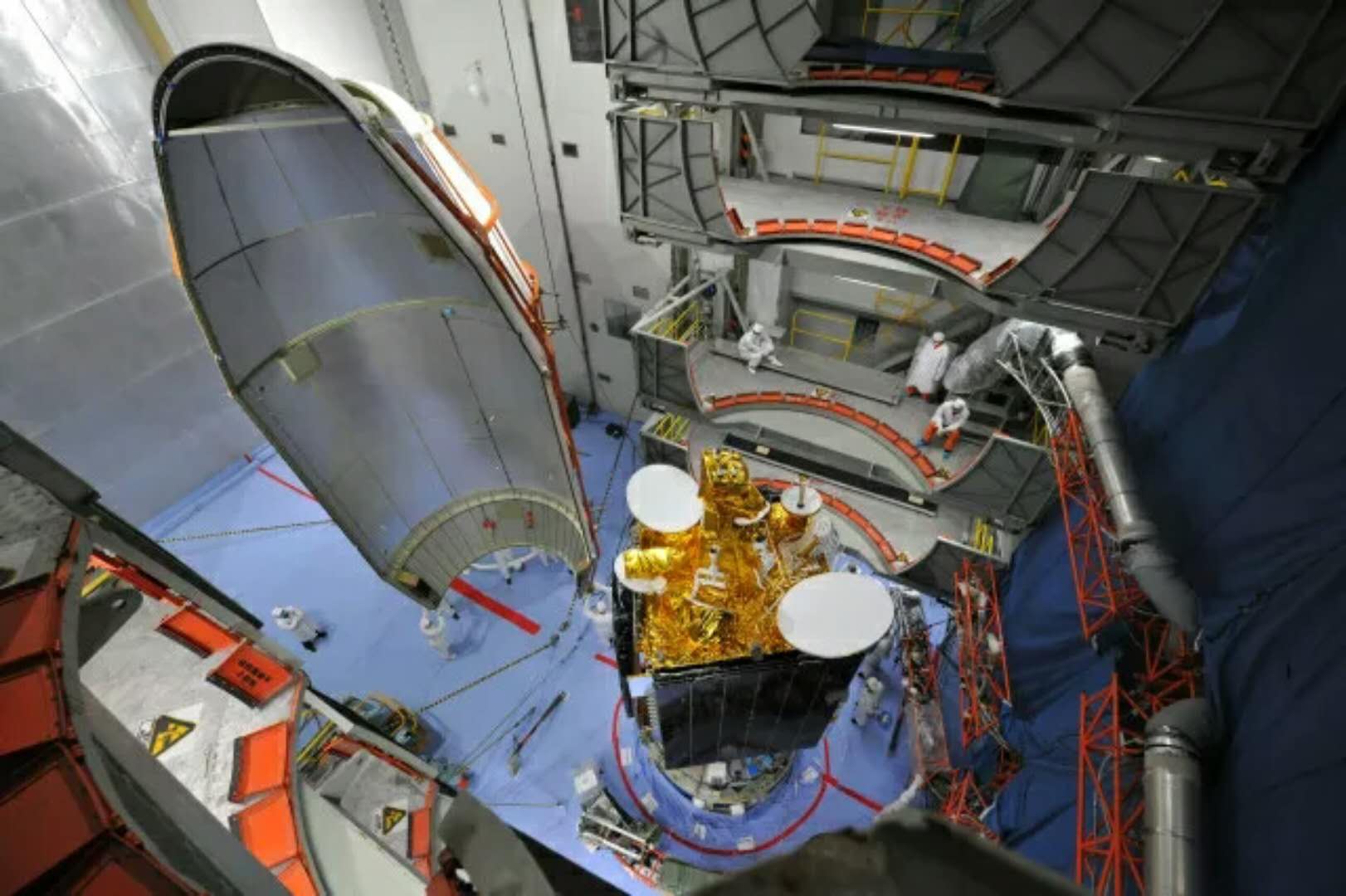 中國空間技術研究院研制的阿爾及利亞首顆通信衛星成功定點1.jpg